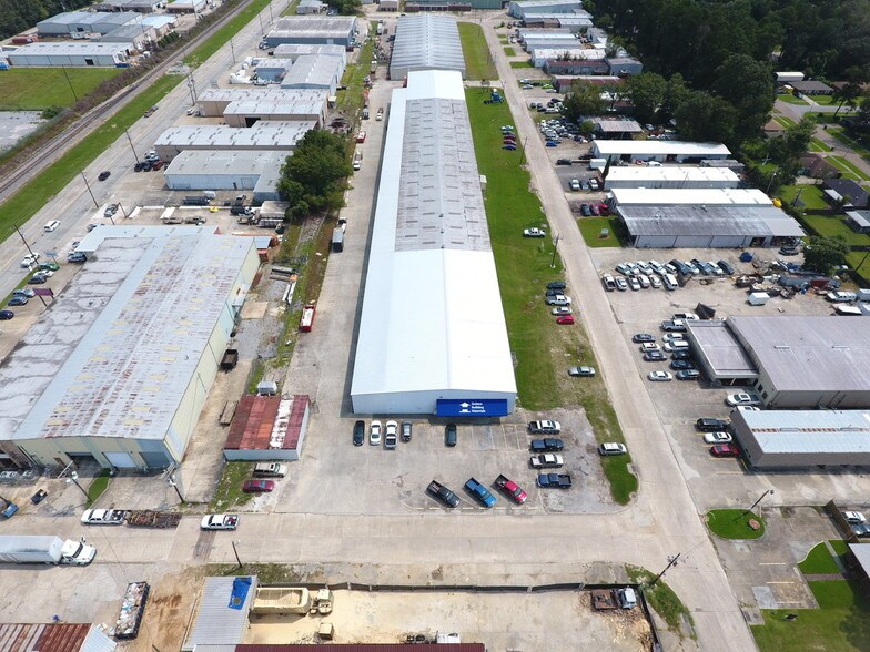 More Photos Of 11765 Darryl Dr, Baton Rouge Warehouse For Lease