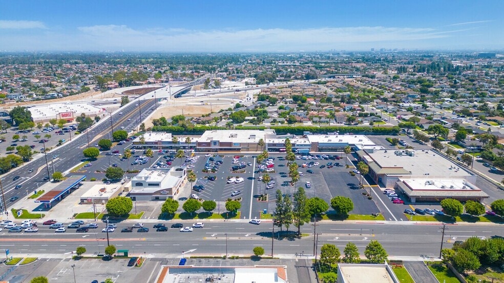 More Photos Of 17120 Magnolia St, Fountain Valley Unknown For Lease