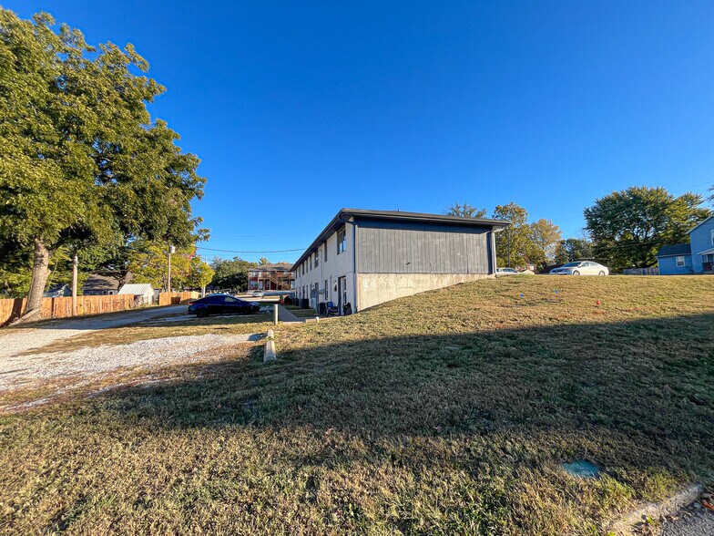 More Photos Of 408 S Mulberry St, Warrensburg Apartments For Sale