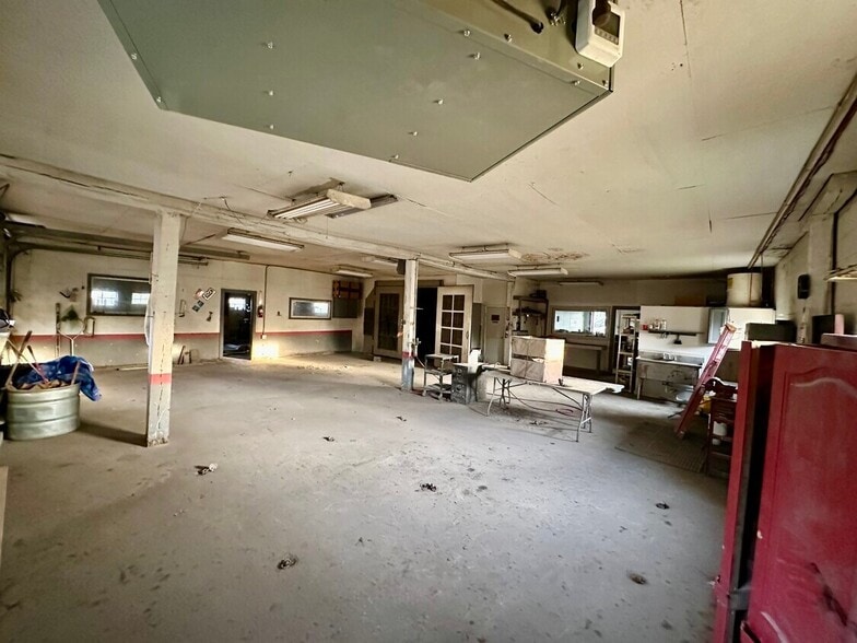 More Photos Of 1501 Oxford State Rd, Middletown Auto Repair For Lease