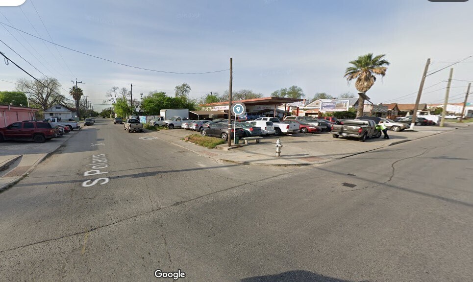 More Photos Of 2248 E Commerce St, San Antonio General Retail For Sale