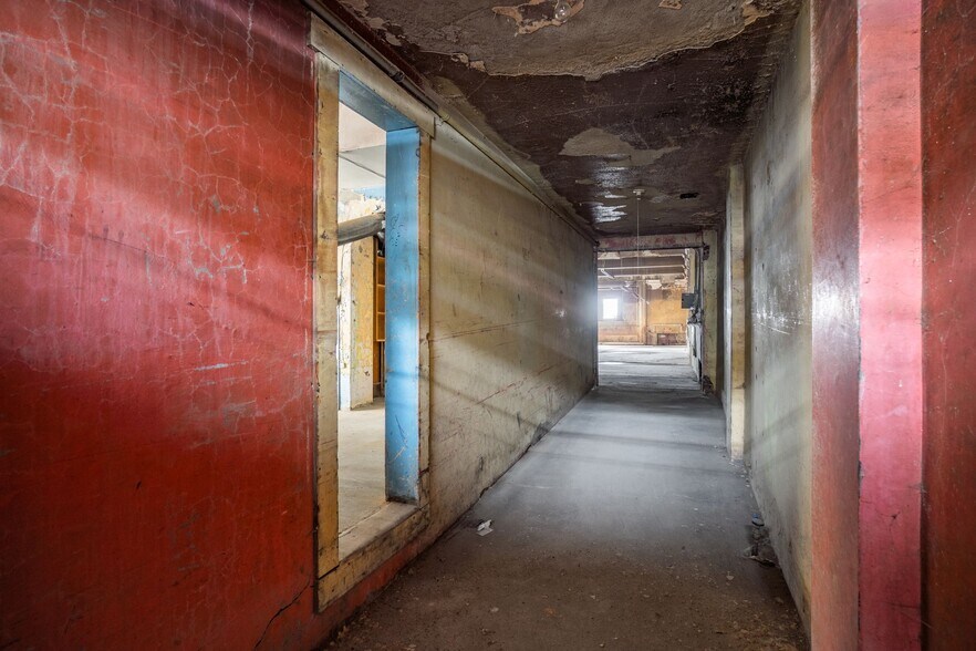 More Photos Of 132 North Ave, Pittsburgh Manufacturing For Sale