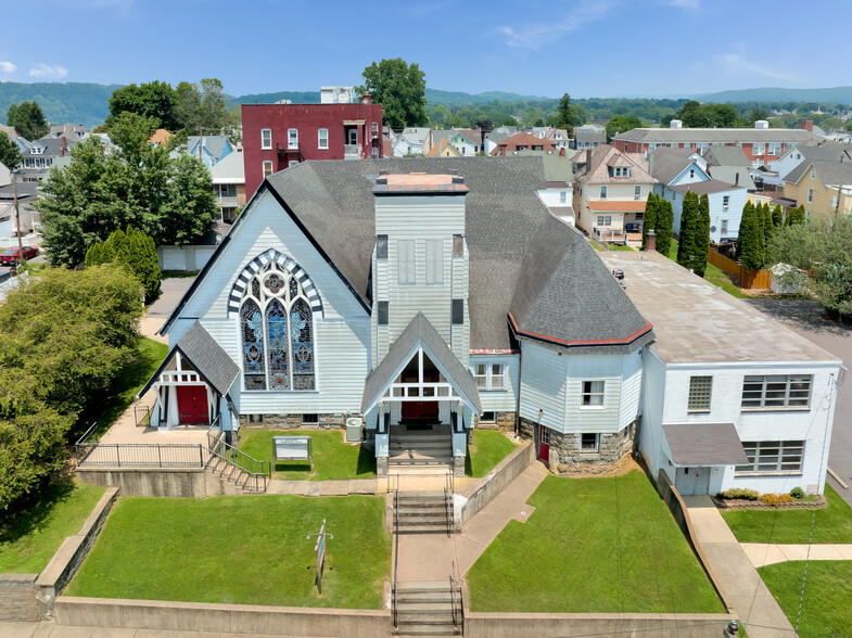 Primary Photo Of 137 Chambers St, Phillipsburg Flex For Sale