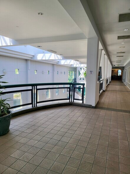 More Photos Of 2901-2929 K St, Sacramento Office For Lease