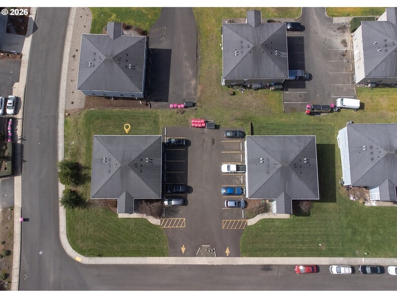 More Photos Of 2047 SE Huckleberry Ave, Warrenton Apartments For Sale