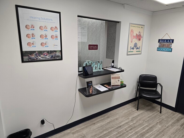 More Photos Of 2220 Lynn Rd, Thousand Oaks Medical For Lease