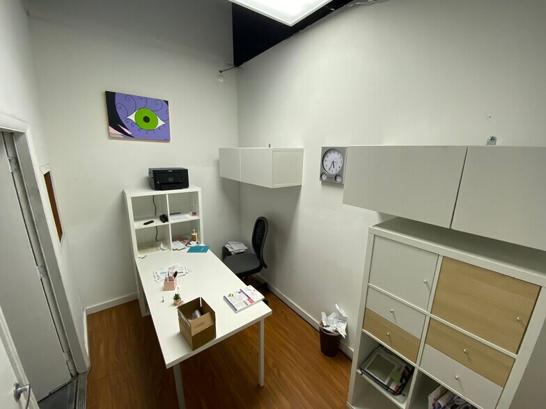 More Photos Of 2051 NW 112th Ave, Doral Showroom For Sale