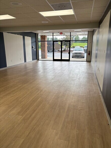 More Photos Of 1558-1560 Freeway Dr, Reidsville Unknown For Lease