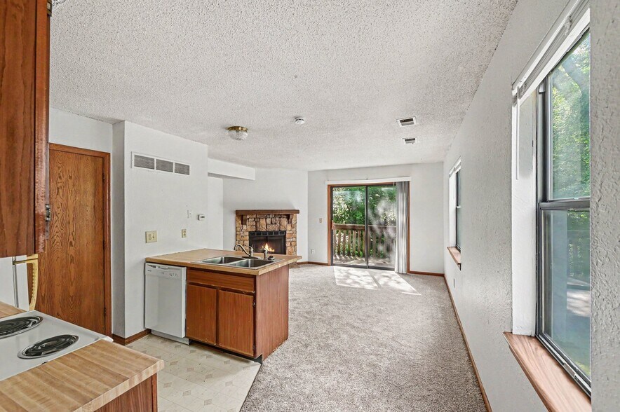 More Photos Of 8213 N Everton Ave, Kansas City Multifamily For Sale