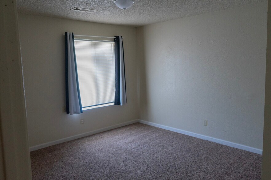 More Photos Of 1491-1499 Bellevue Rd, Atwater Apartments For Sale