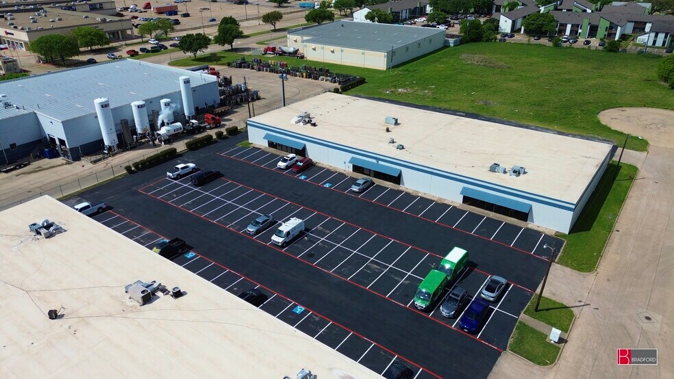 More Photos Of 2601-2621 Aero Dr, Grand Prairie Unknown For Lease