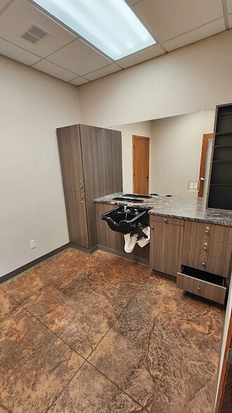 More Photos Of 1731-1759 17th Ave E, Shakopee Storefront For Lease