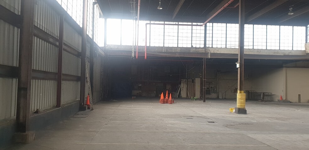 Primary Photo Of 25-45 Borden Ave, Long Island City Warehouse For Lease