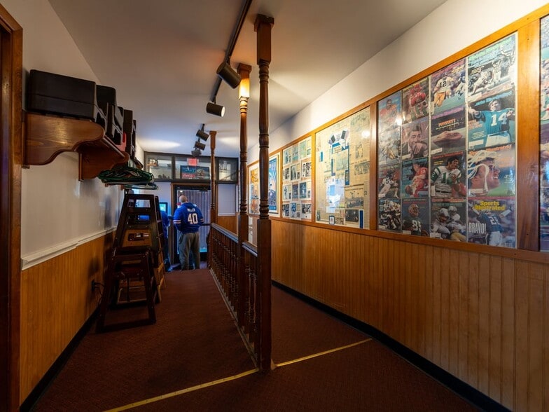 More Photos Of 4300 Abbott Rd, Orchard Park Restaurant For Sale
