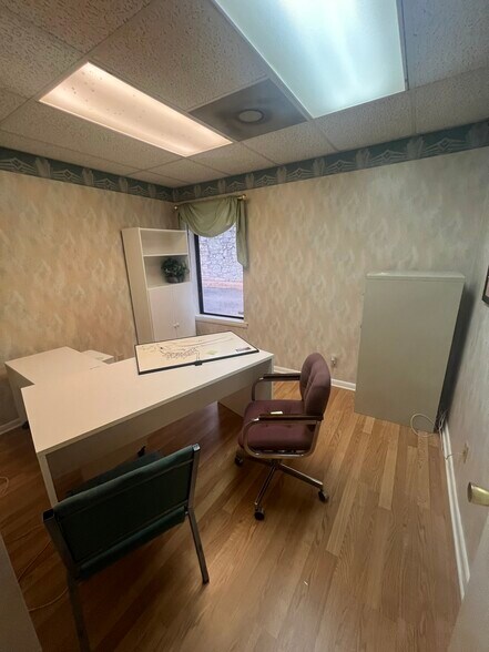 More Photos Of 167 Belle Forest Cir, Nashville Office For Lease