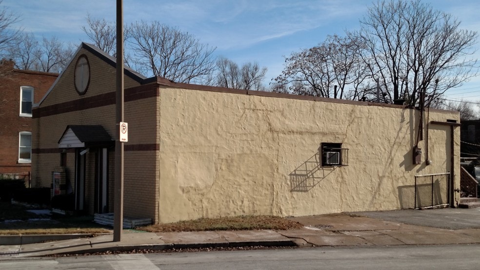 More Photos Of 4452 Manchester Ave, Saint Louis Restaurant For Lease