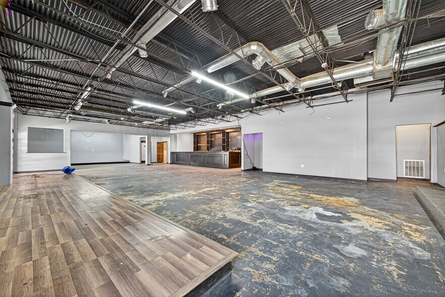 More Photos Of 13001-13011 Fondren Rd, Houston Unknown For Lease