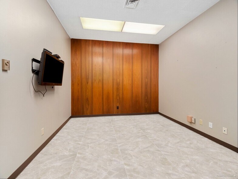 More Photos Of 622 S Calhoun St, Fort Wayne Office For Sale