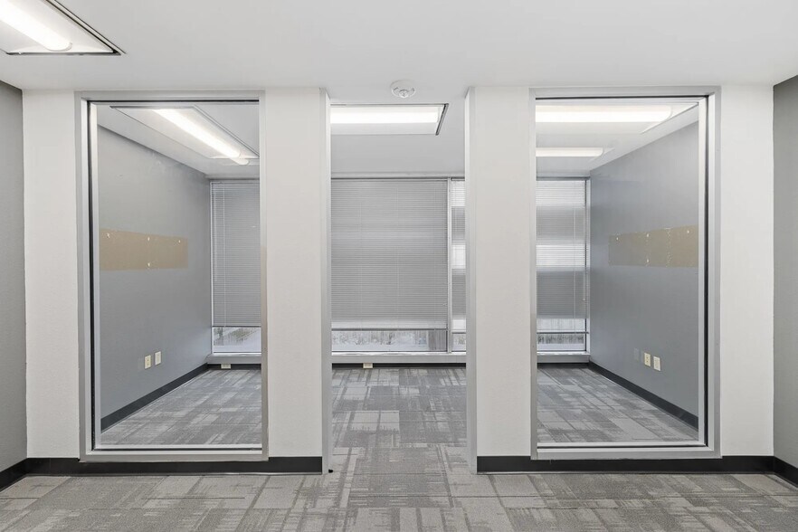 More Photos Of 2800 S Texas Ave, Bryan Office For Lease