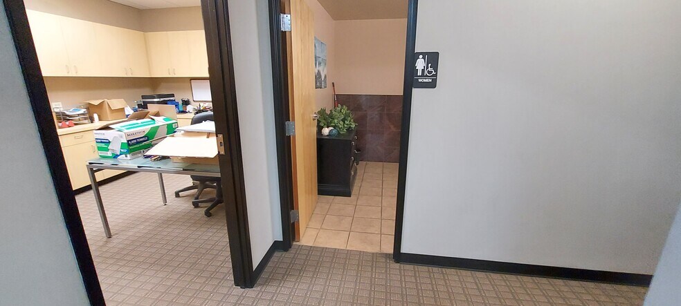 More Photos Of 7399 S Tucson Way, Centennial Flex For Lease