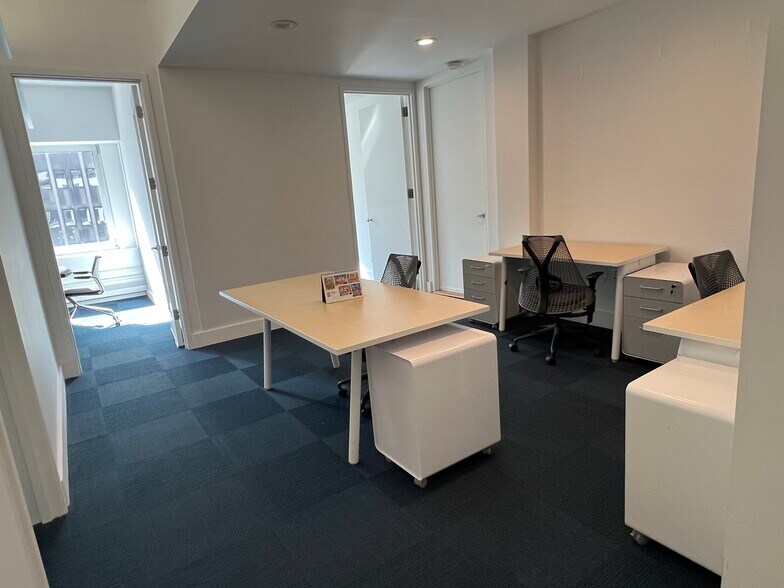 More Photos Of 321 Broadway, New York Land For Lease