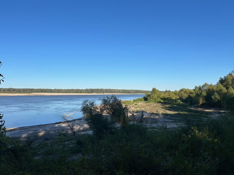More Photos Of DeSoto Levee Dr, Arkansas City Land For Sale