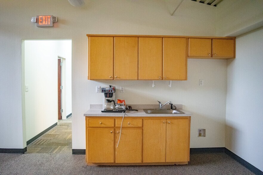 More Photos Of 951 Heather Park Dr, Garner Office For Lease