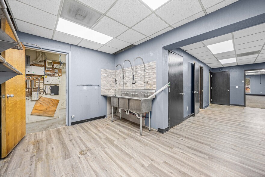 More Photos Of 21511 Van Dyke Ave, Warren Bank For Sale