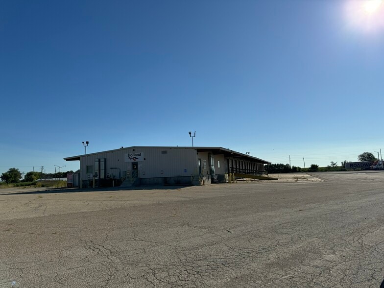 More Photos Of 700 NE Arch St, Atlanta Truck Terminal For Sale