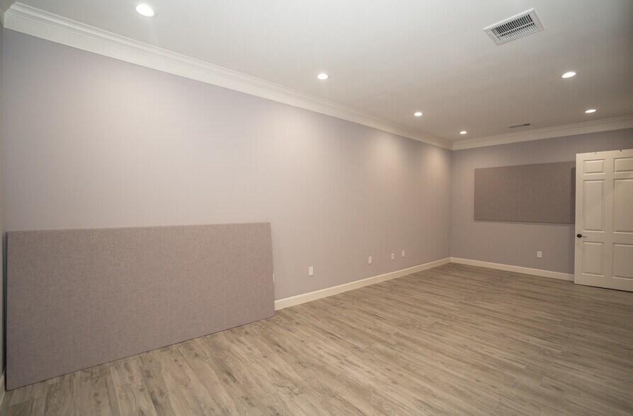 More Photos Of 4501 Cartwright Rd, Missouri City Medical For Sale