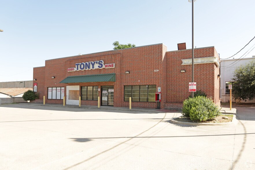 Primary Photo Of 3220 Samuell Blvd, Dallas Convenience Store For Sale