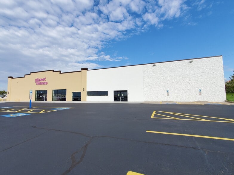 More Photos Of 1920 Edinboro Rd, Erie Flex For Lease
