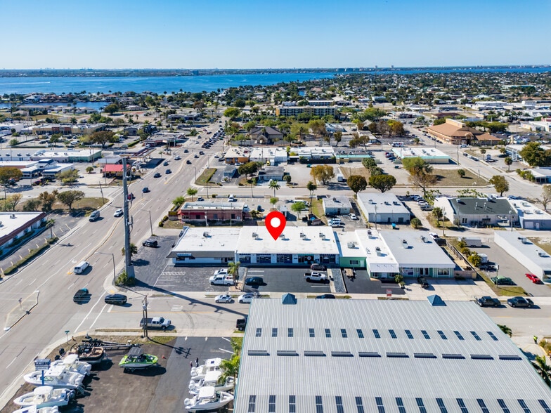 More Photos Of 1520 SE 46th Ln, Cape Coral Freestanding For Lease