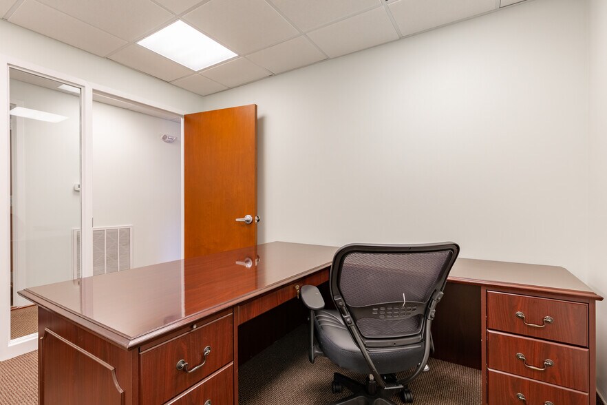 More Photos Of 6339 Ten Oaks Rd, Clarksville Office For Sale