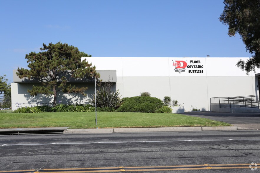 More Photos Of 7261 Lampson Ave, Garden Grove Warehouse For Lease