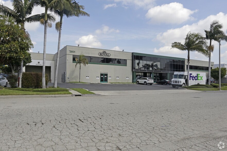 More Photos Of 2801-2803 E 208th St, Carson Warehouse For Lease