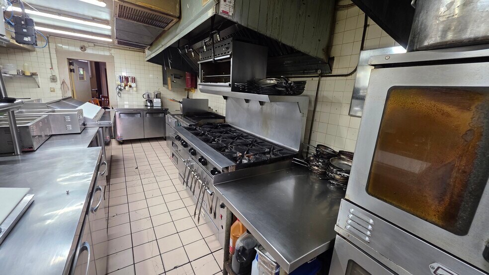 More Photos Of 310 E Tarpon Ave, Tarpon Springs Storefront Retail Residential For Sale