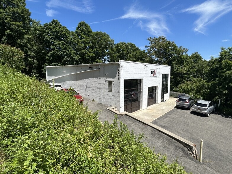 More Photos Of 581 N State Rd, Briarcliff Manor Village Freestanding For Sale