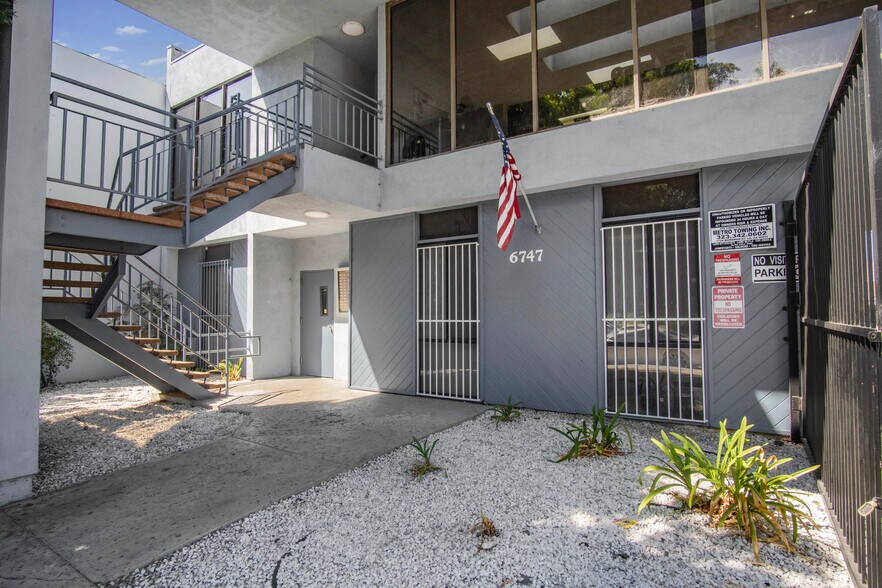 More Photos Of 6747 Odessa Ave, Van Nuys Office For Lease