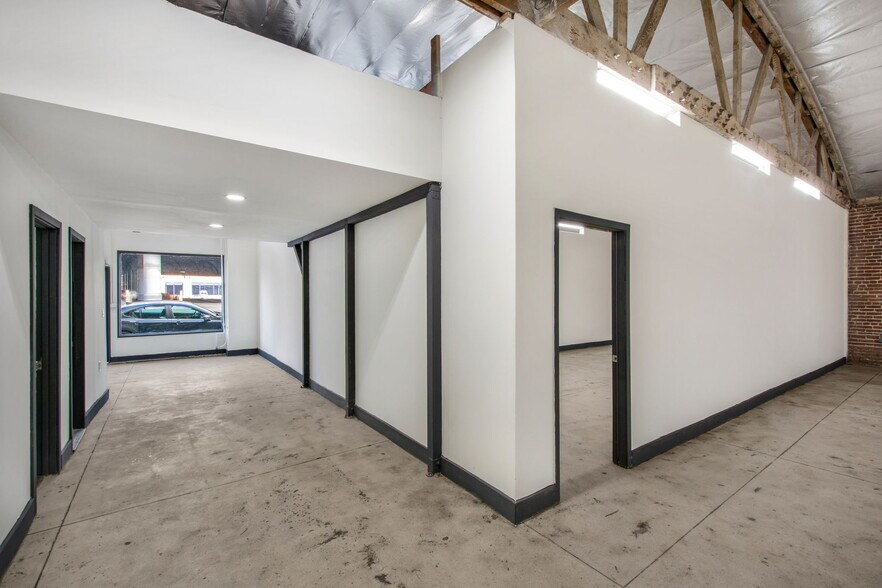 More Photos Of 236 W 18th St, Los Angeles Warehouse For Lease