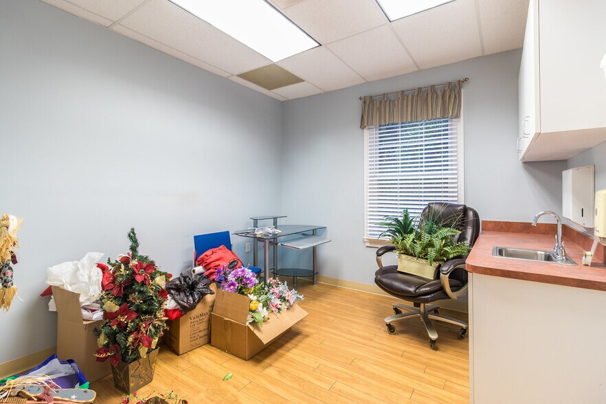 More Photos Of 2511 Salem Church Rd, Fredericksburg Medical For Sale