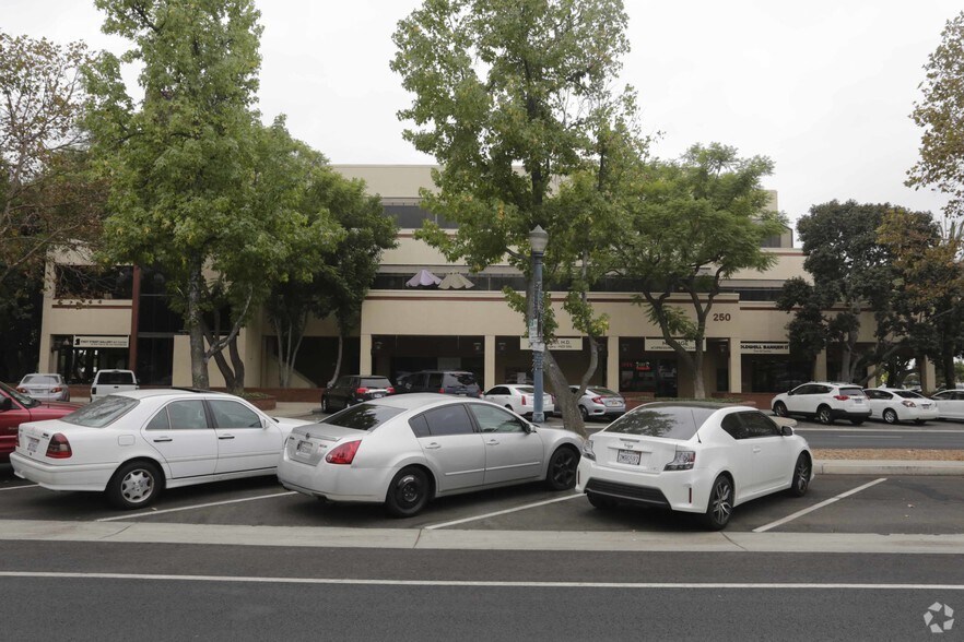 More Photos Of 250 W 1st St, Claremont Loft Creative Space For Lease