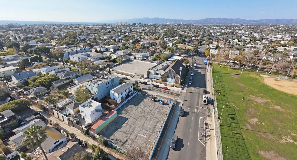 Primary Photo Of 685-688 Westminster Ave, Venice Land For Sale