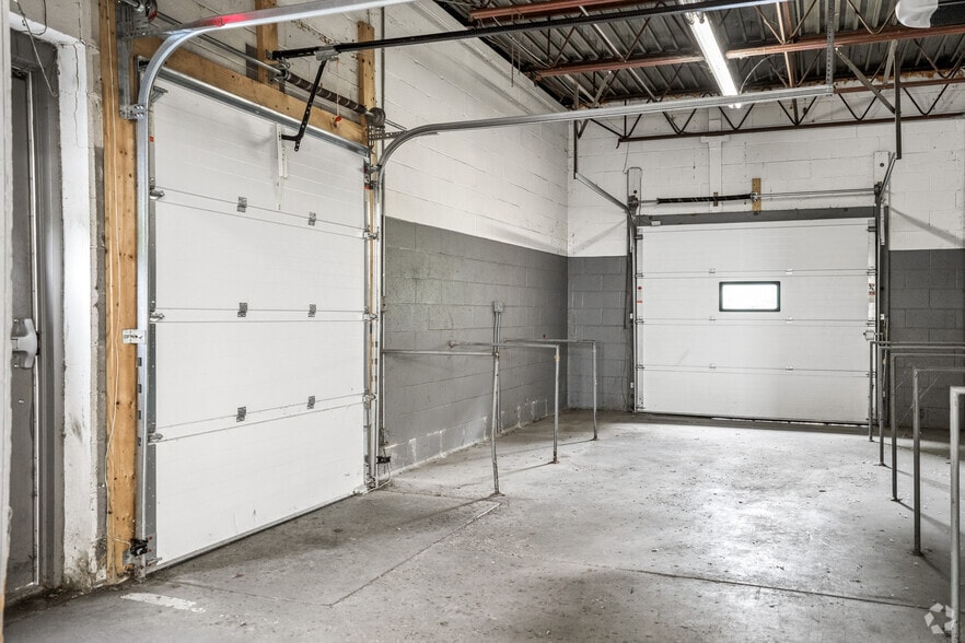 More Photos Of 2204-2230 Erie Blvd, Syracuse Manufacturing For Sale