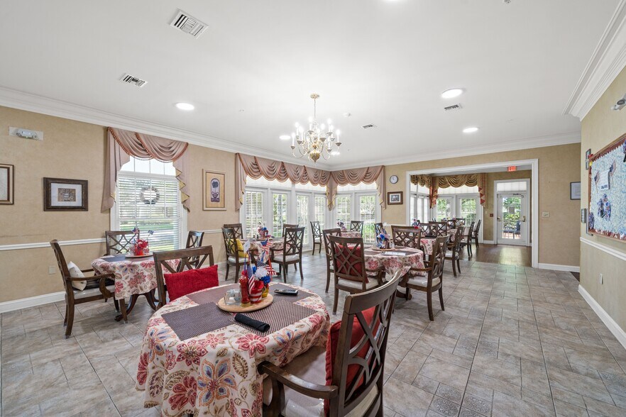 More Photos Of 10171 Papa George St, Daphne Congregate Senior Housing For Sale