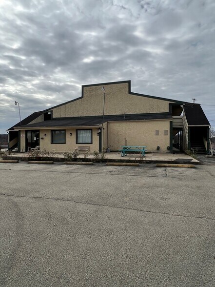 More Photos Of 126 Miller Ln, Waynesburg Hotel For Sale