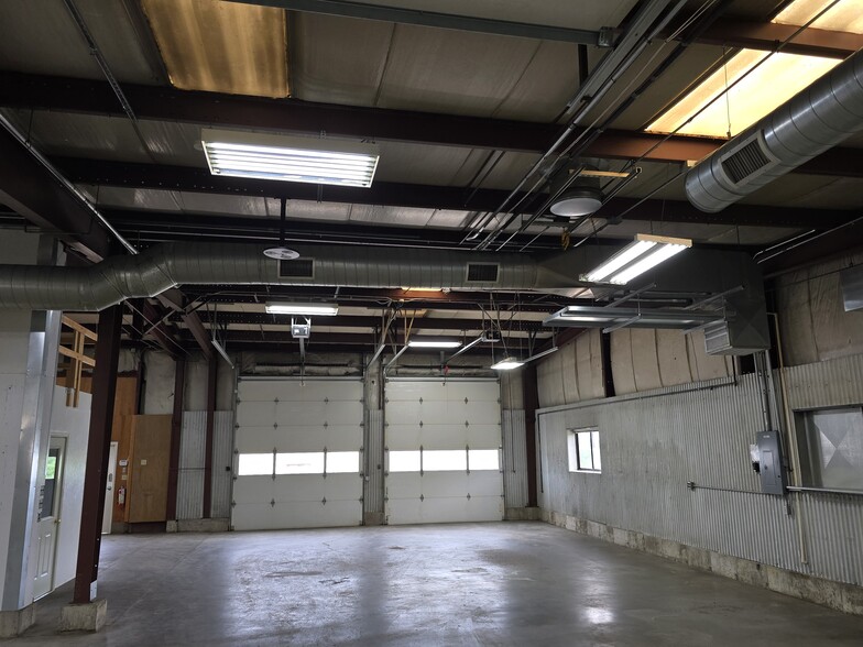 More Photos Of 151 Independence Dr, Union Flex For Sale