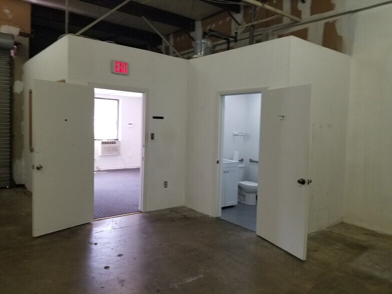 More Photos Of 9244 E Hampton Dr, Capitol Heights Unknown For Lease