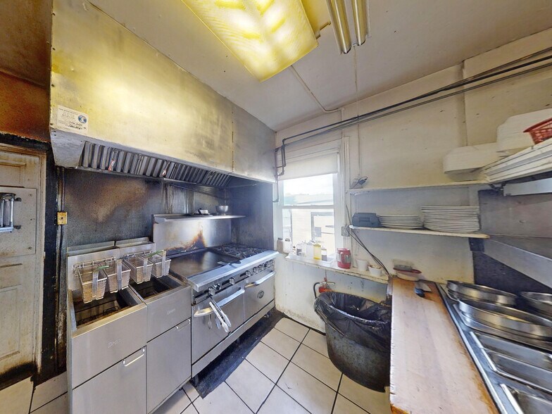 More Photos Of 3725 W Lake Rd, Erie Restaurant For Sale