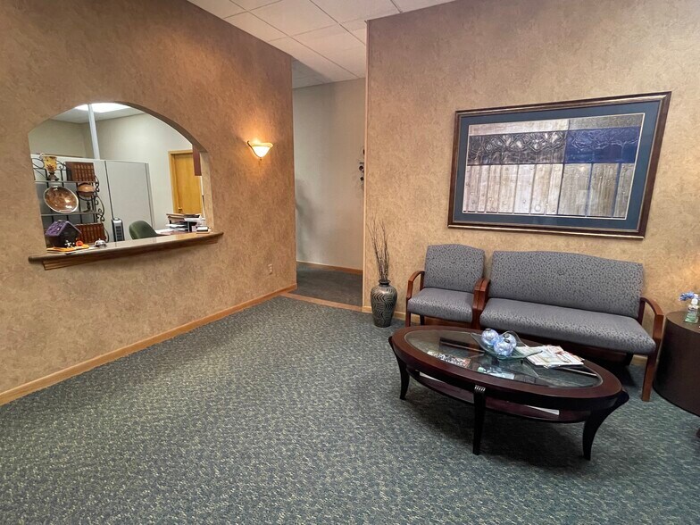 More Photos Of 600 S Main St, Oshkosh Office For Lease